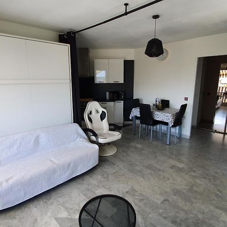 Superbe Appartement Plage Saint-Laurent Du Var Eksteriør billede
