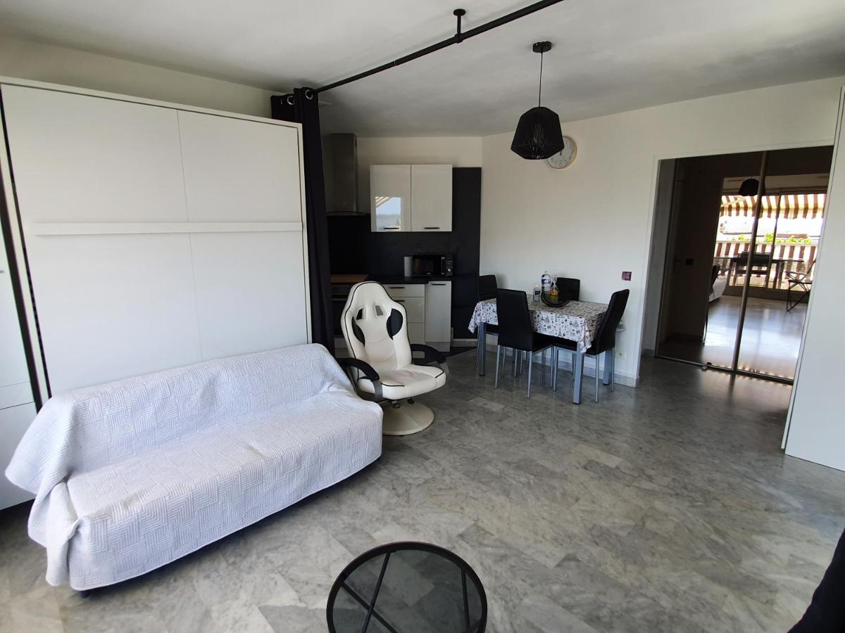 Superbe Appartement Plage Saint-Laurent Du Var Eksteriør billede